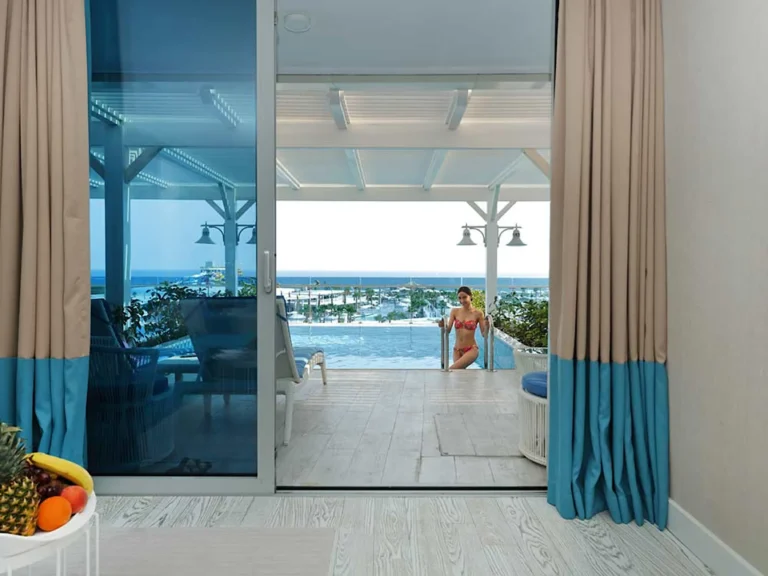 Deluxe Room Infinity