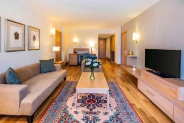 One Bedroom Suite Golf View