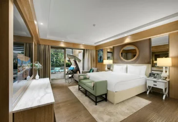Pearl Pool Suite