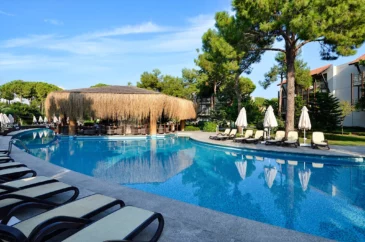 Garden Pool Bar
