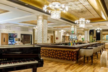 Piano Bar