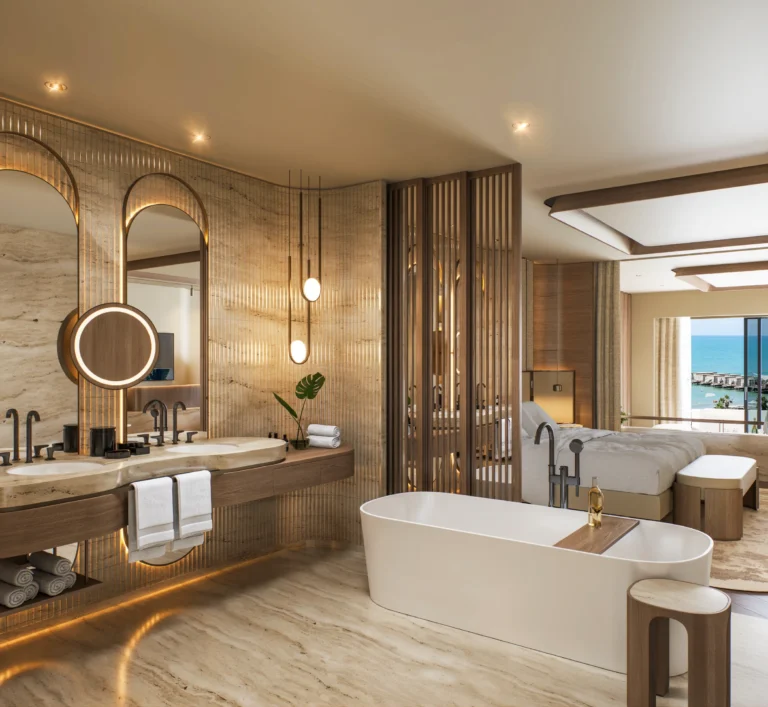 Regnum The Crown -Seascape Suite