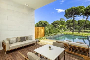 Lagoon Golf Suite