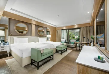 Pearl Pool Room