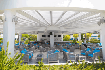 Pool Bar
