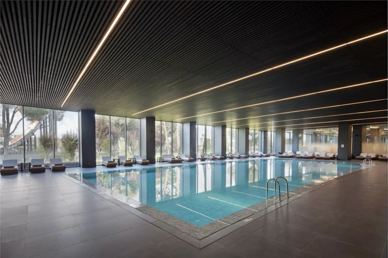 Voyage Belek indoor Pool
