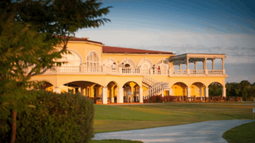 19th Hole Bar & Grill