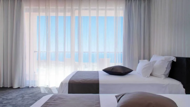 Twin Rooms with Golf or Sea View